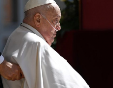 Papa visita Basílica de São Pedro para rezar no túmulo de Pio X